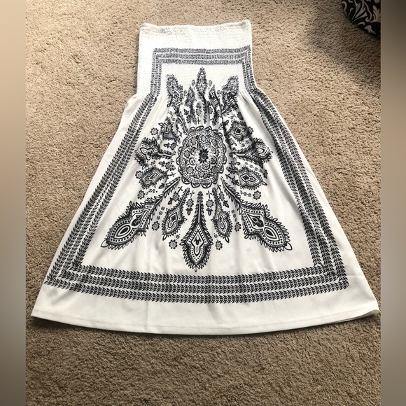 VENUS Dresses & Skirts - 🖤VENUS Smocked Bandeau Strapless Dress Cover Up Size Medium